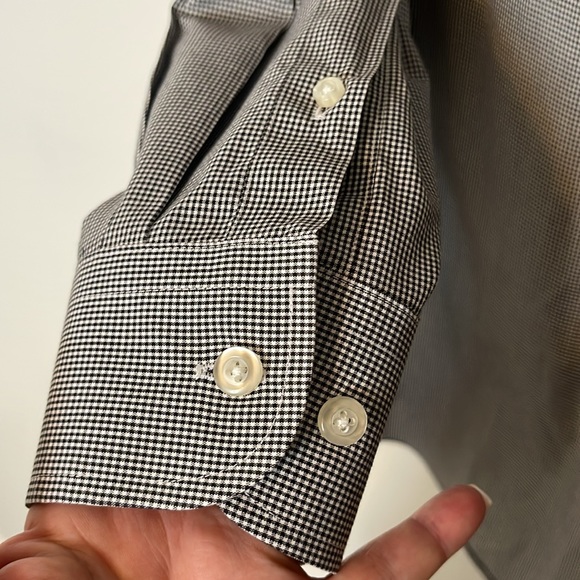 Forsyth of Canada Men’s Button Down Wrinkle Free Shirt Size Medium - Picture 4 of 8